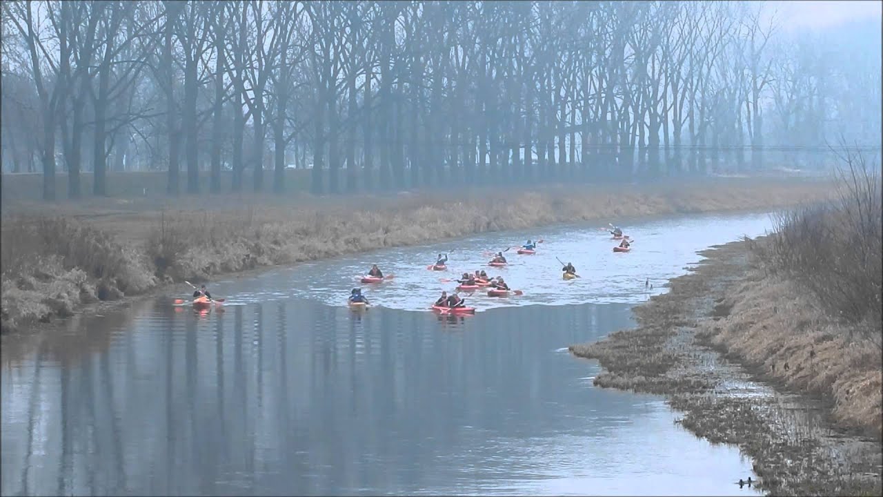 Miniatura filmu ze spływu kajakowego Bzurą