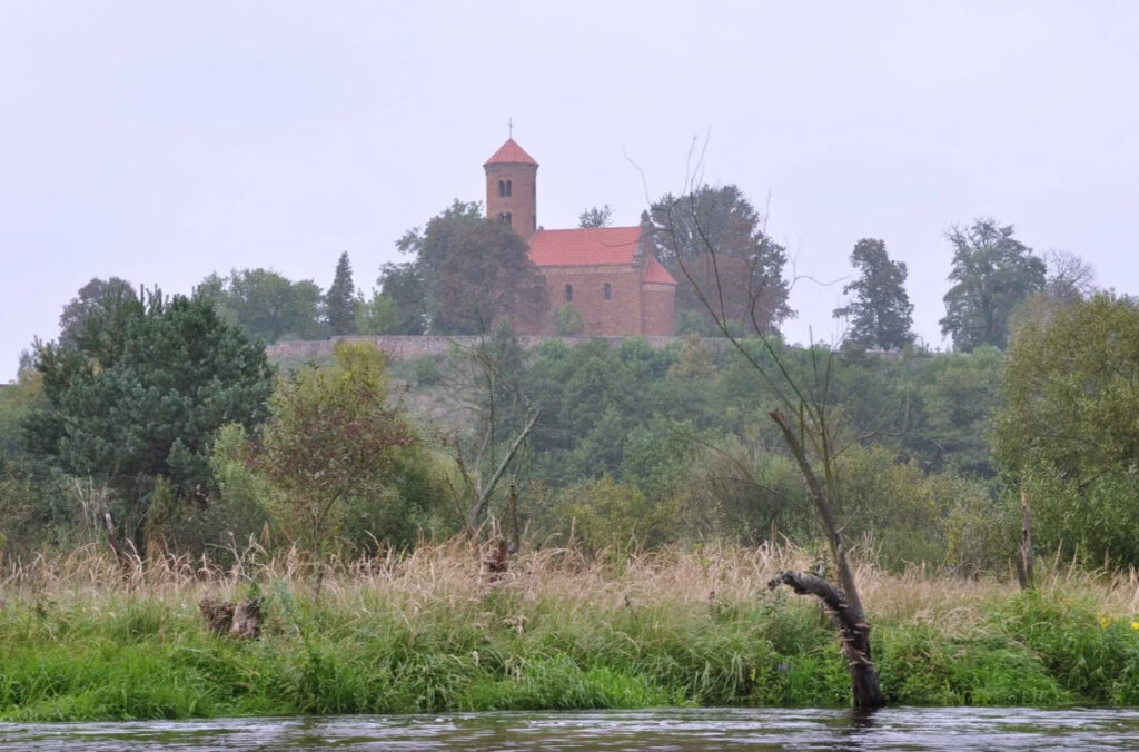 Kościół romański św. Idziego w Inowłodzu